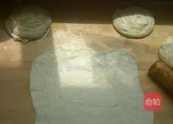 Illustration of how to make hand-shredded pancakes 14