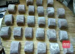 Illustration of how to make sorghum steamed buns 6