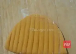 Illustration of how to make pumpkin shell steamed buns 11