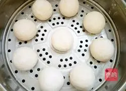 Illustration of how to make milk-flavored steamed buns 11