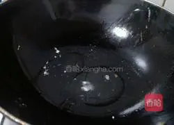 Illustration of how to make egg fried rice 9