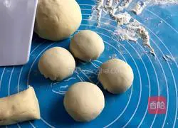 Illustration of how to make purple sweet potato blossom steamed buns 12