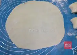 Illustration of how to make prune sesame cakes 10