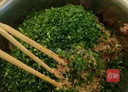 Illustration of how to make lobster and pork dumplings 12