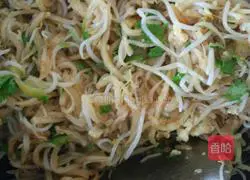 Illustration of how to make braised bean sprouts cake bars 9