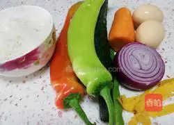 Illustration of how to make creative fried rice 1