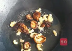 Cucumber Noodle Soup Recipe Illustration 3