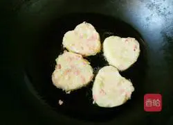 Illustration of how to make cabbage and potato pancakes 7