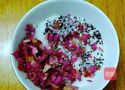 Illustration of how to make rose flower cake 3
