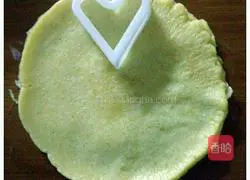 Illustration of how to make love egg pancake 9