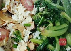 Illustration of braised rice with mushrooms and sausage 3