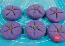 Purple potato cake (honey bean) recipe illustration 5
