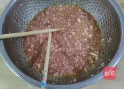 Illustration of how to make mushroom and beef stuffed buns 6