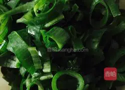 Illustration of how to make green onion cake 1