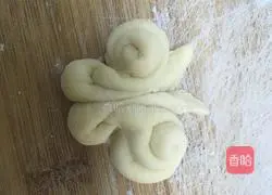 Illustration of how to make butterfly steamed buns 12