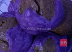 Illustration of how to make two-color flowering steamed buns 12