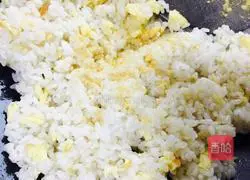 Illustration of how to make goose egg jade fried rice 11