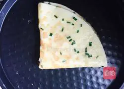 Illustration of how to make chive egg pancake 11