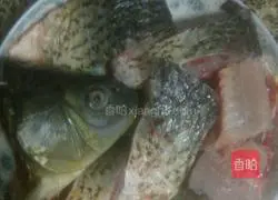 Illustration of how to make Demoli stewed fish cakes 1