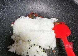 Cantonese Sausage Fried Rice Recipe Illustration 7