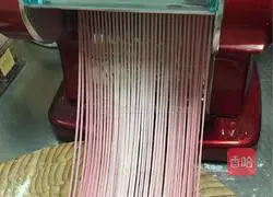 Illustration of how to make dragon fruit noodles 8