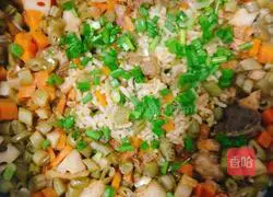 Illustration of making rice cooker with pork ribs stuffed rice 10