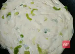 Illustration of how to make five-spice green onion cake 11