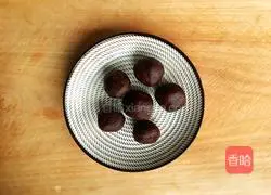 Illustration of making dough pancakes with bean paste 3