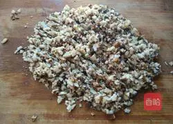 Illustration of how to make mushroom and pork dumplings 4