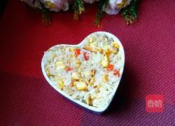 Illustration of how to make colorful pepper fried rice 11