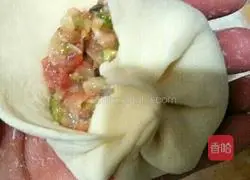 Illustration of how to make pork, celery and mushroom buns 7