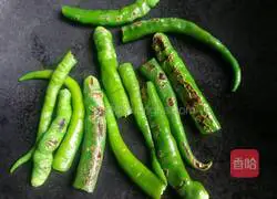 Cold noodles Illustration of how to make strips 8