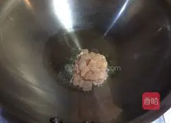 Illustration of how to make fried rice with diced chicken 4