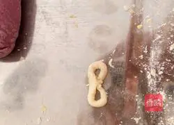 Illustration of how to make slipper steamed buns for couples 16