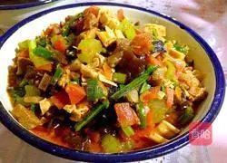 Hand-rolled and mixed Illustration of making noodles 9