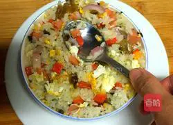 Illustration of how to make pickled cabbage and egg fried rice 5