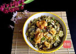 Illustration of how to make Yuqian egg fried rice 9