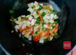 Illustration of how to make cabbage, egg, persimmon and noodle marinade 5