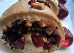 Illustration of how to make brown sugar kernel steamed buns 7