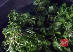 Illustration of how to make shepherd's purse wontons 3