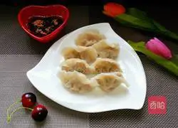 Illustration of how to make pork and king oyster mushroom dumplings 13