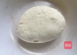 Illustration of how to make steamed buns with vegetarian filling 3