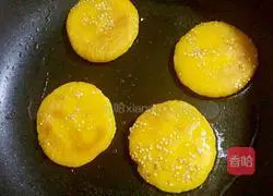 Illustration of how to make Zhixiang pumpkin cake 12 