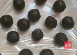 Black Illustration of how to make sesame glutinous rice balls 4