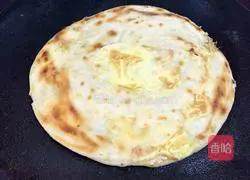 Illustration of how to make crispy egg-filled cake 9