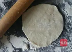 Illustration of how to make mutton buns 10