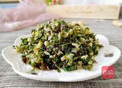 Illustration of how to make shepherd's purse vegetarian dumpling stuffing 7