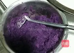 Illustration of how to make purple sweet potato buns 1