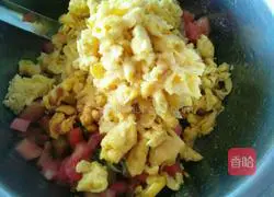 Illustration of how to make tomato and egg dumplings 12