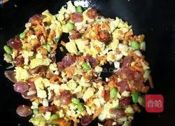 Illustration of how to make braised sausage and rice 2